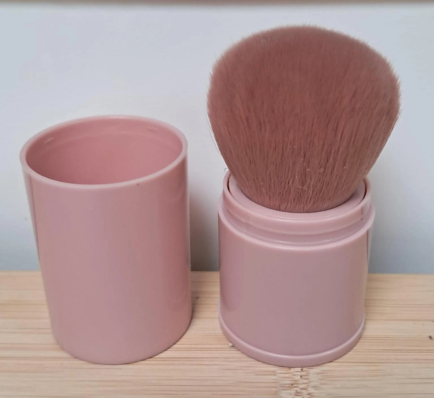 Pinceau rétractable Kabuki